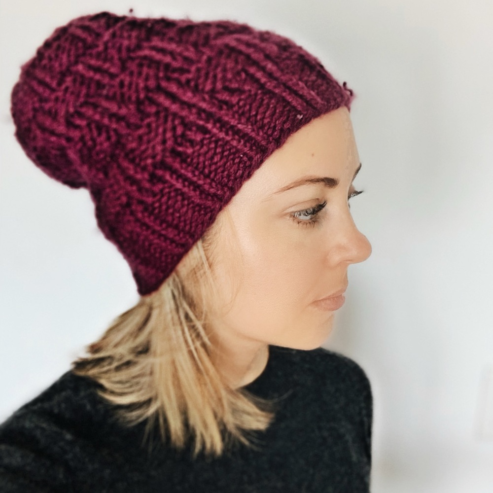 Maroon women’s winter hat
